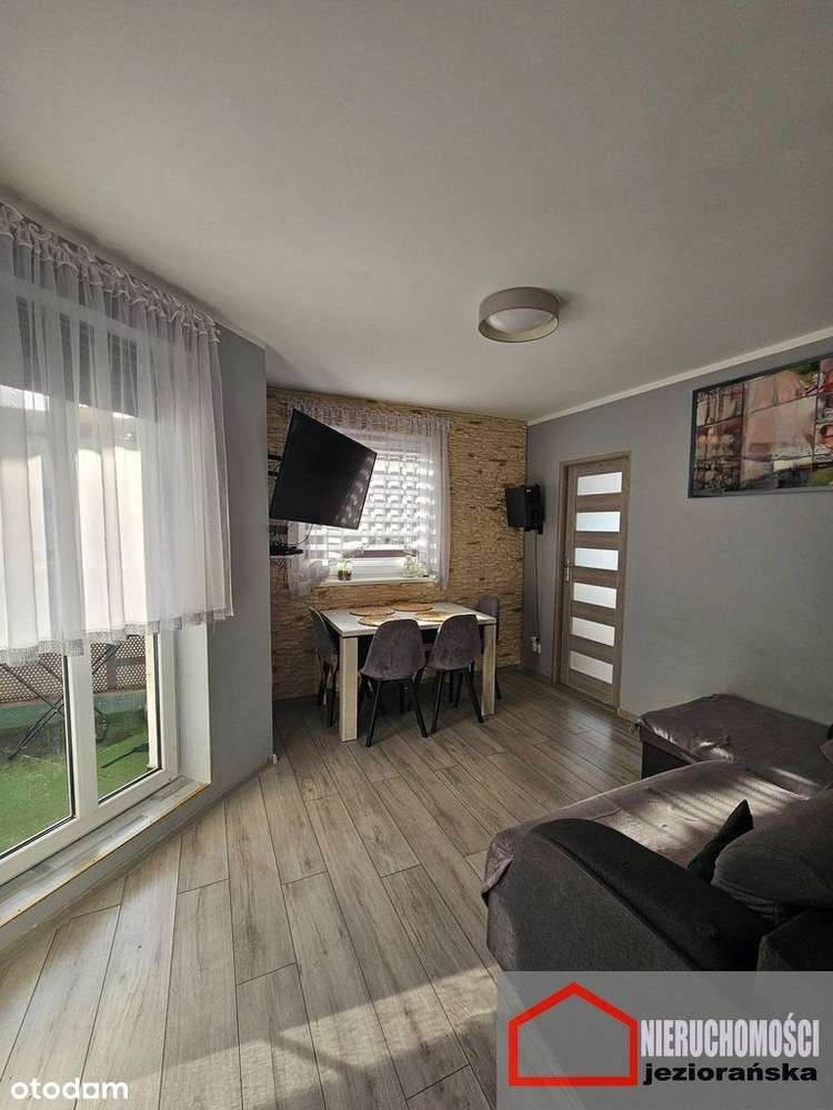 2 pokoje z balkonem i piwnicą - niski blok.-1