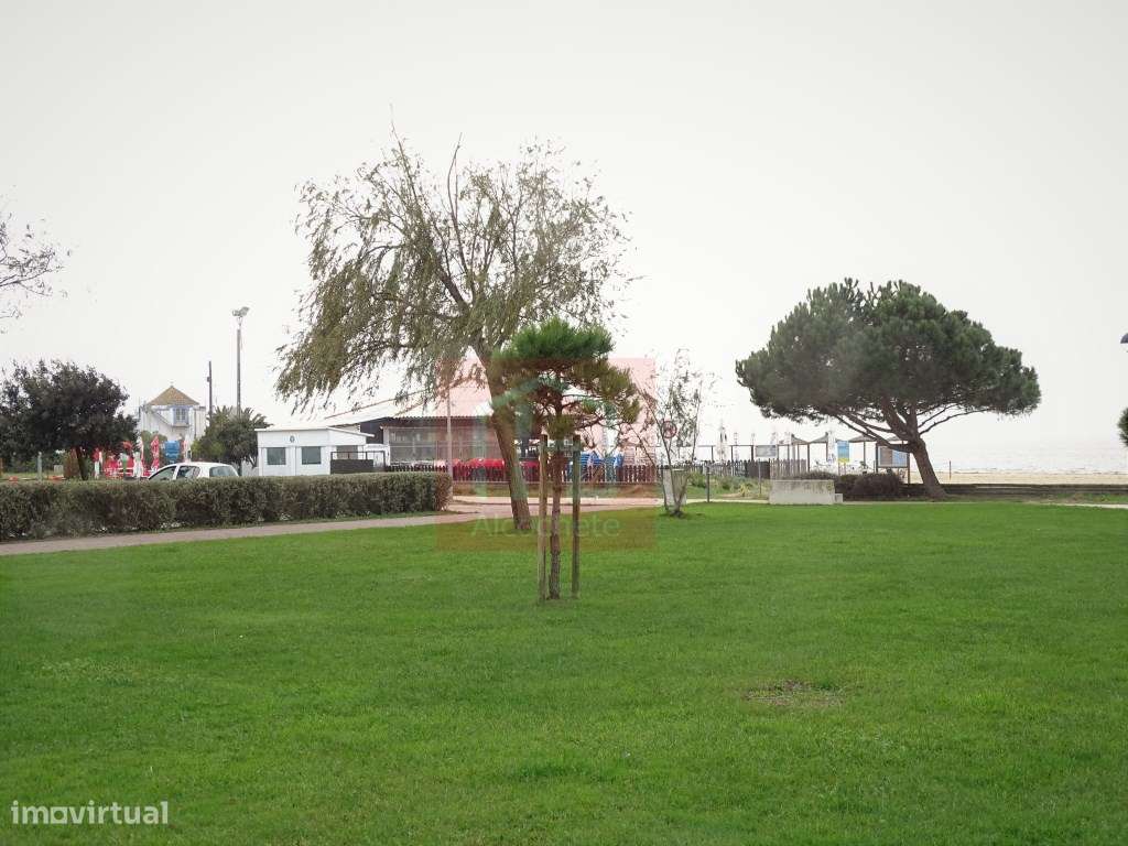 Edifício habitacional e Moinho para recuperar em Alcochete-11