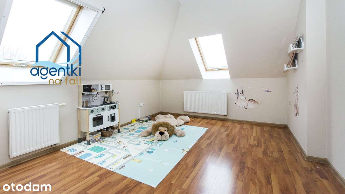 Dom z basenem oraz dużą działką,idealny dla rodzin-14