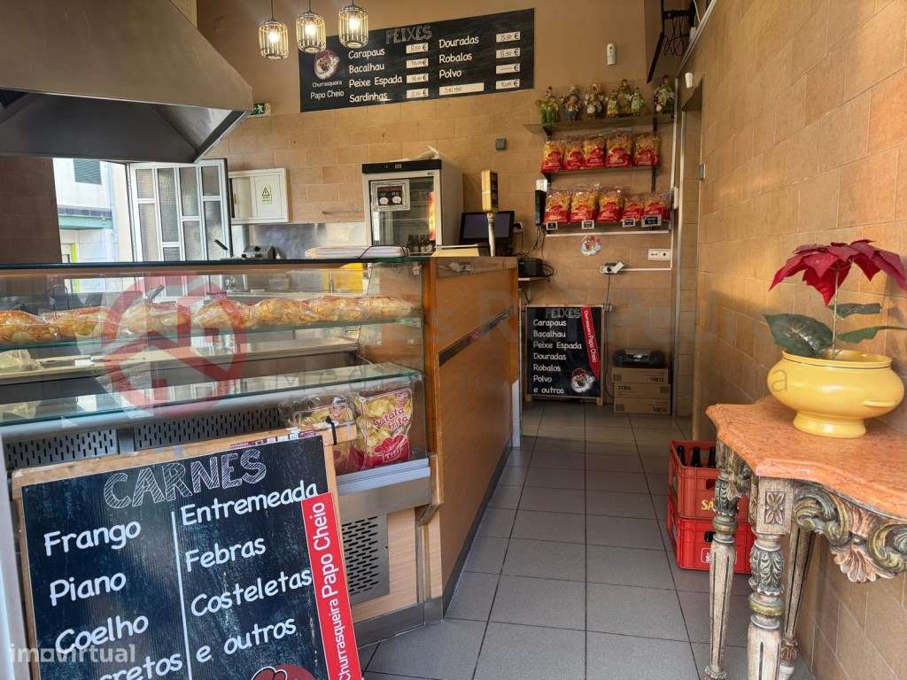 Trespasse de Churrasqueira, no Laranjeiro - Grande imagem: 4/13