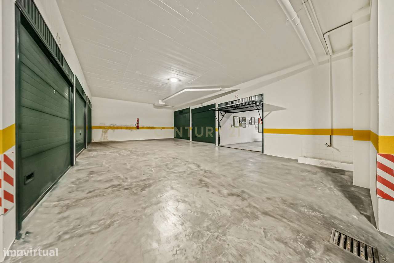 VISTA MAR | COSTA DA GUIA, CASCAIS | GARAGEM BOX 70m² | VERSÁTIL T2 CO-30