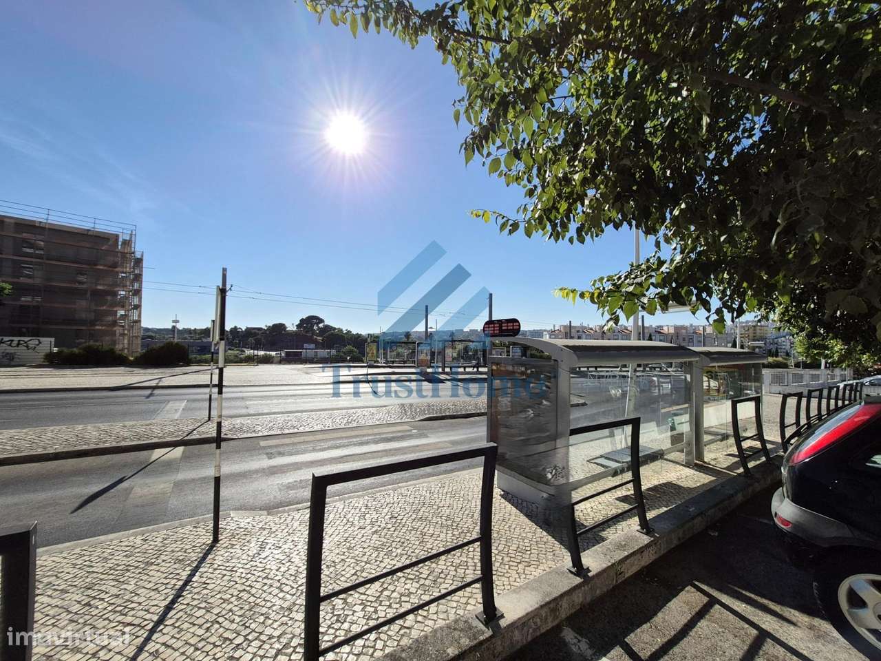 T3 com varanda e vista panorâmica sobre o Parque da Paz – Almada-31