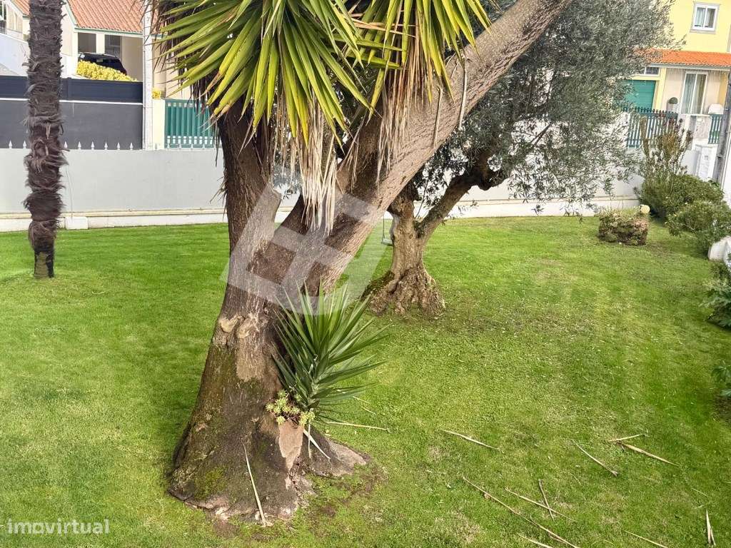 Moradia T4 Isolada c/ Jardim - Patela - S. Bernardo-36