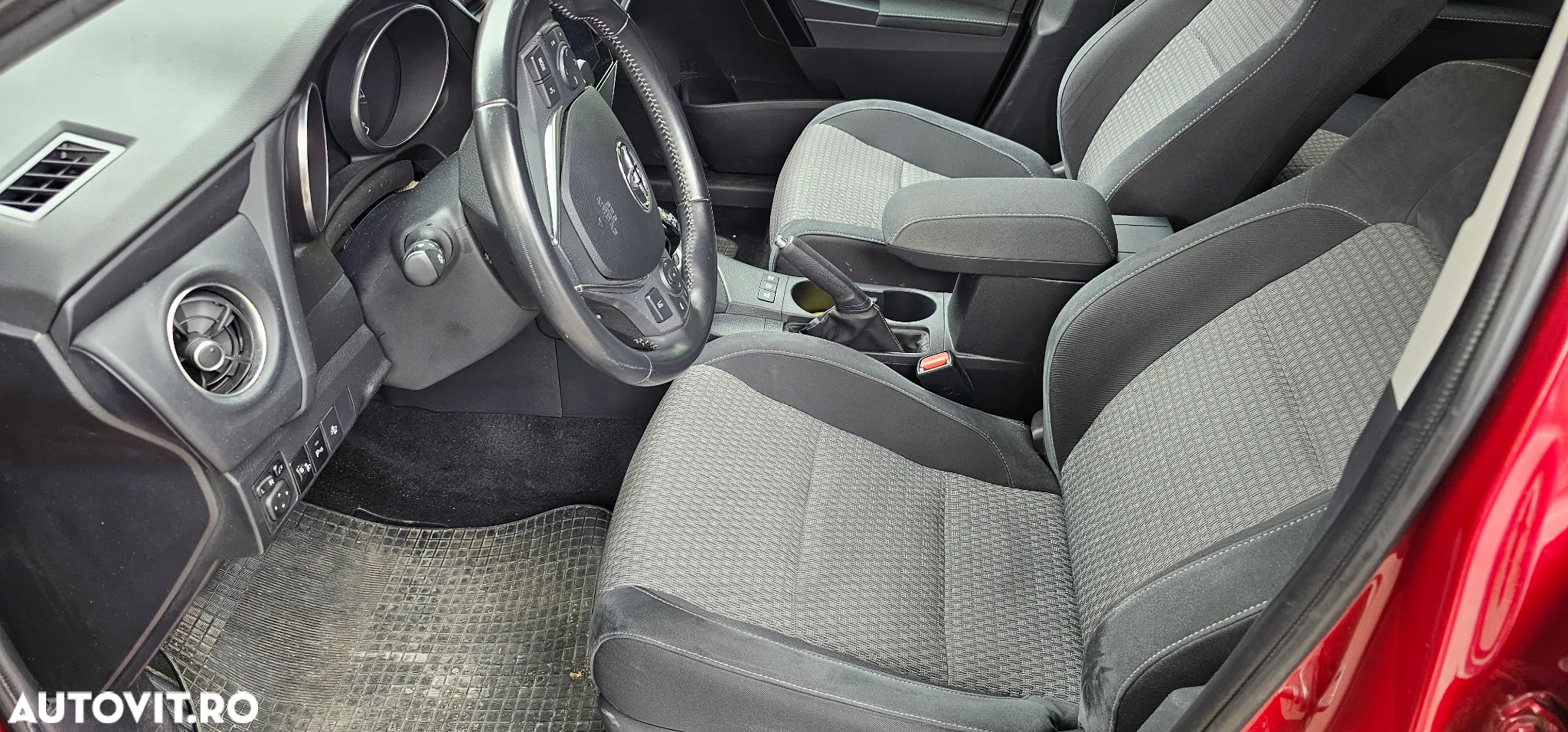 Toyota Auris 1.8 VVT-i Hybrid Automatik Edition S+ - 10
