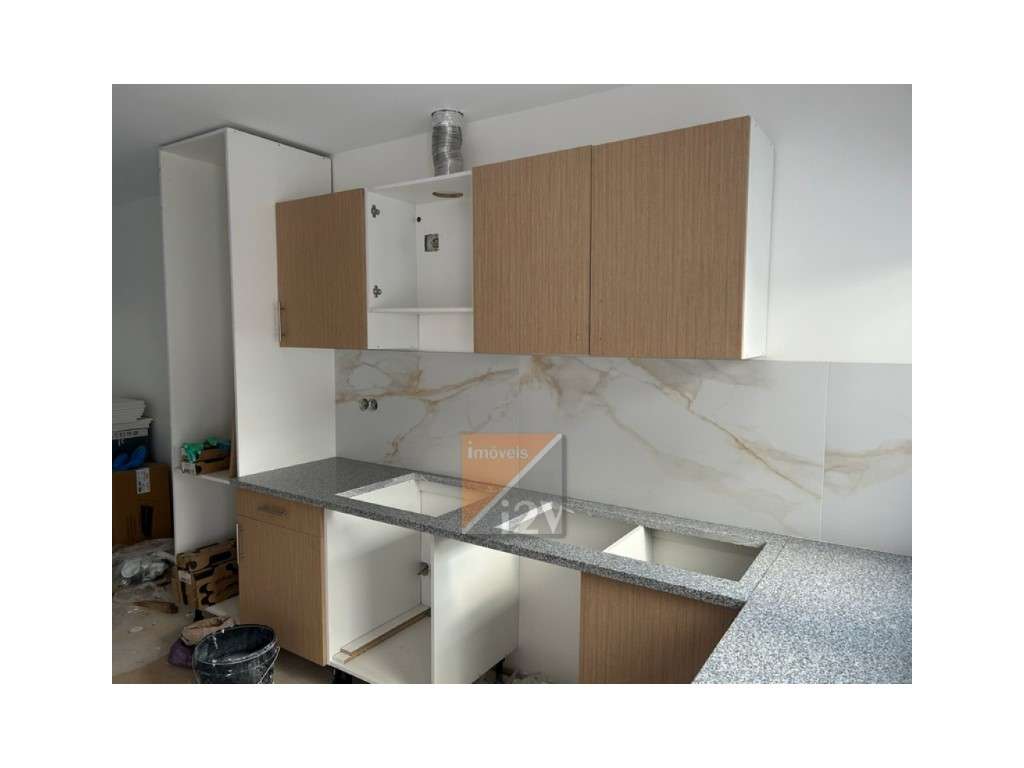 Apartamento T1+1 com Terraço e lugar Garagem - Colmeias, Leiria - Grande imagem: 5/15