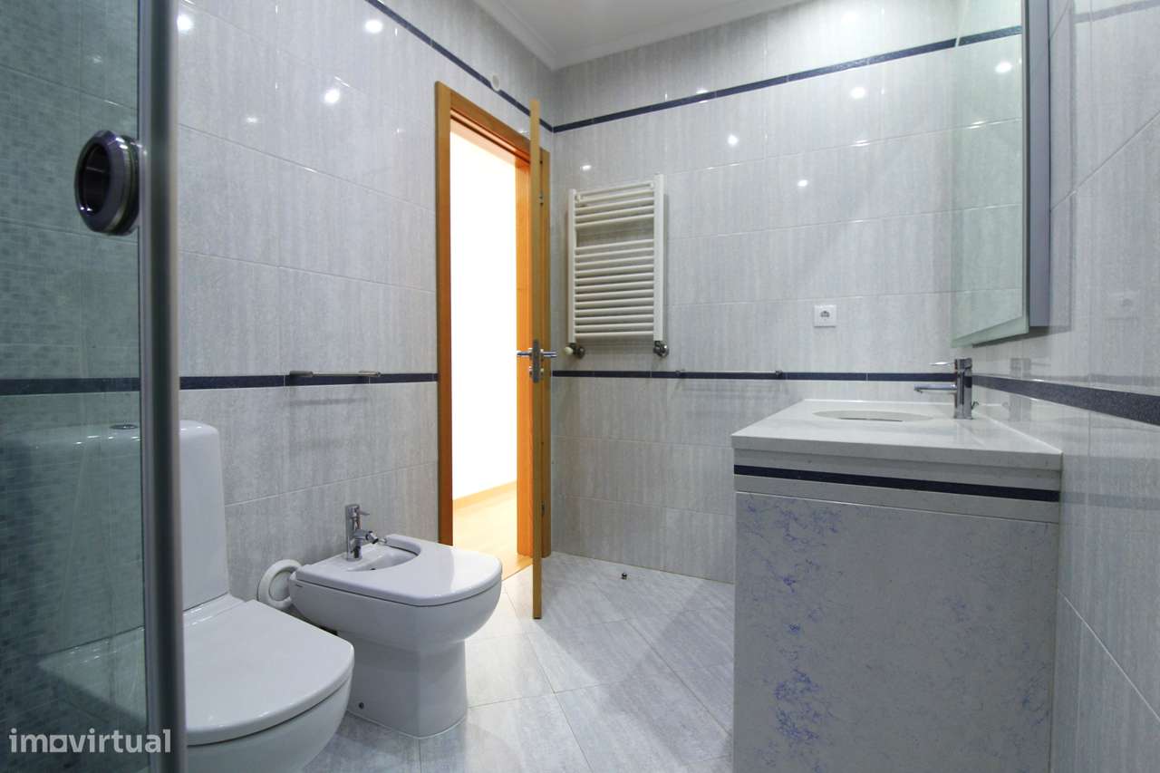 COLINAS DO CRUZEIRO -  T3 com 150 m² e 4 lugares de garagem!-15