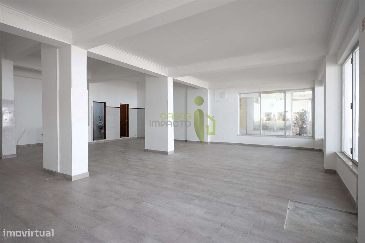 Loja para Venda em Carnaxide | 145 m² de Potencial para o Seu Negócio-3