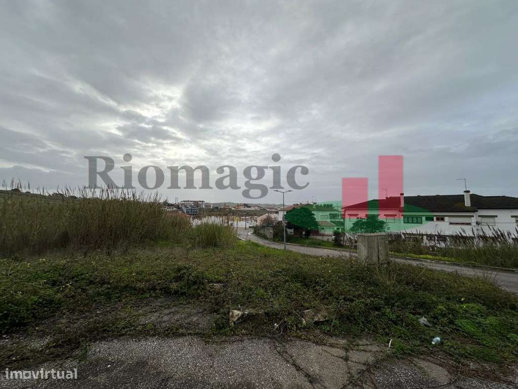 Lourinhã - Lote de Terreno para Construção Prédio de Habitação - Grande imagem: 4/5