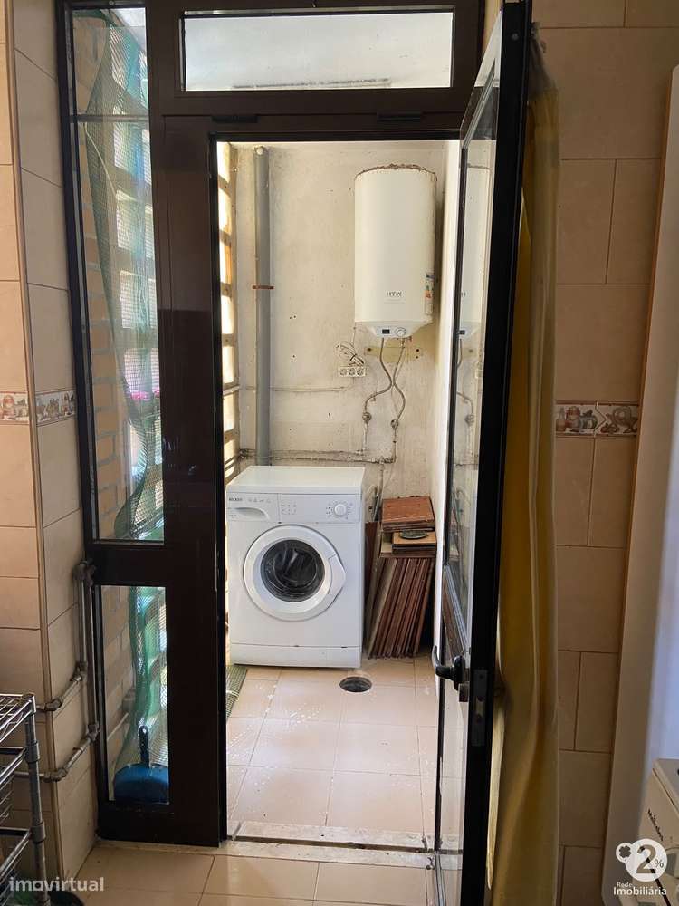 Apartamento T3 no Porto ( Lordelo do Ouro )-6