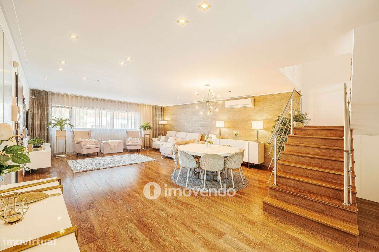 Apartamento T4 Duplex, com estacionamento e arrecadação, no Barreiro-17