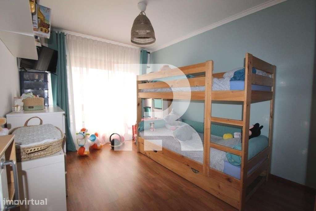 Apartamento T3 c/ Box em Mem Martins-11