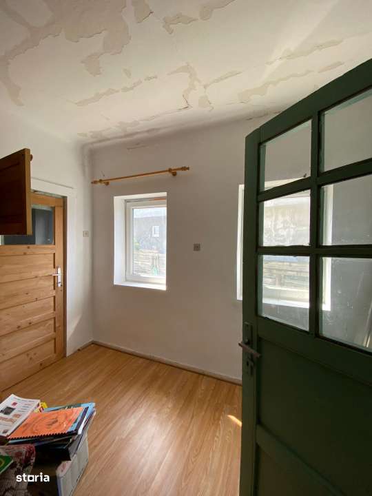 Casa compusa din  2 camere, zona Nucet!-3