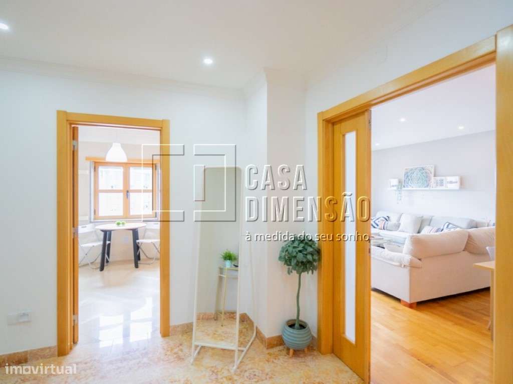 Apartamento de tipologia T2 na Serra de Carnaxide, como NOVO!! - Grande imagem: 2/46