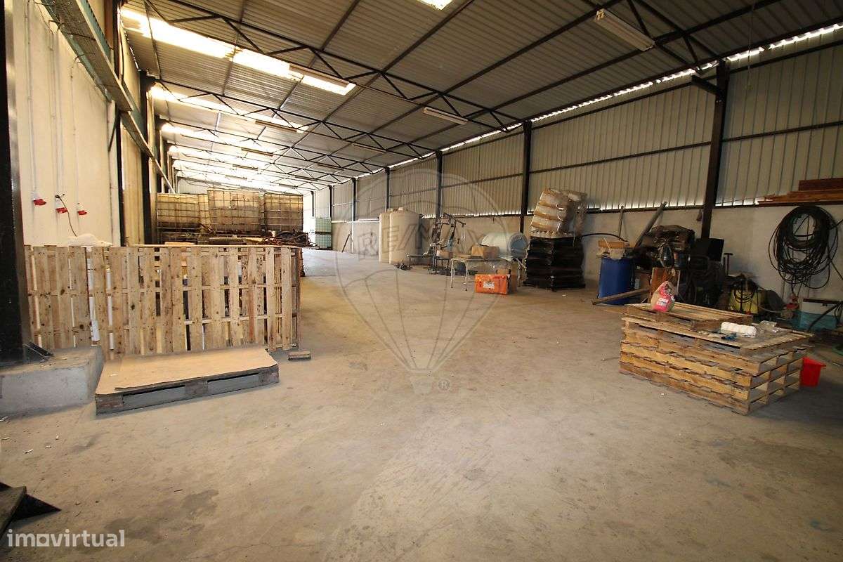 Armazém T0 para venda-7