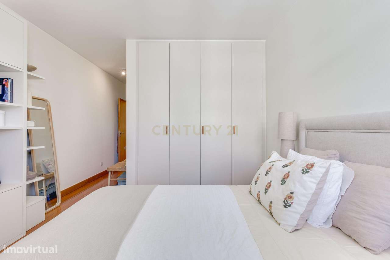 T4+1 na 1ª linha Condomínio fechado Parque das Conchas-41