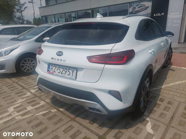 Kia XCeed 1.6 T-GDI L Business Line - 4