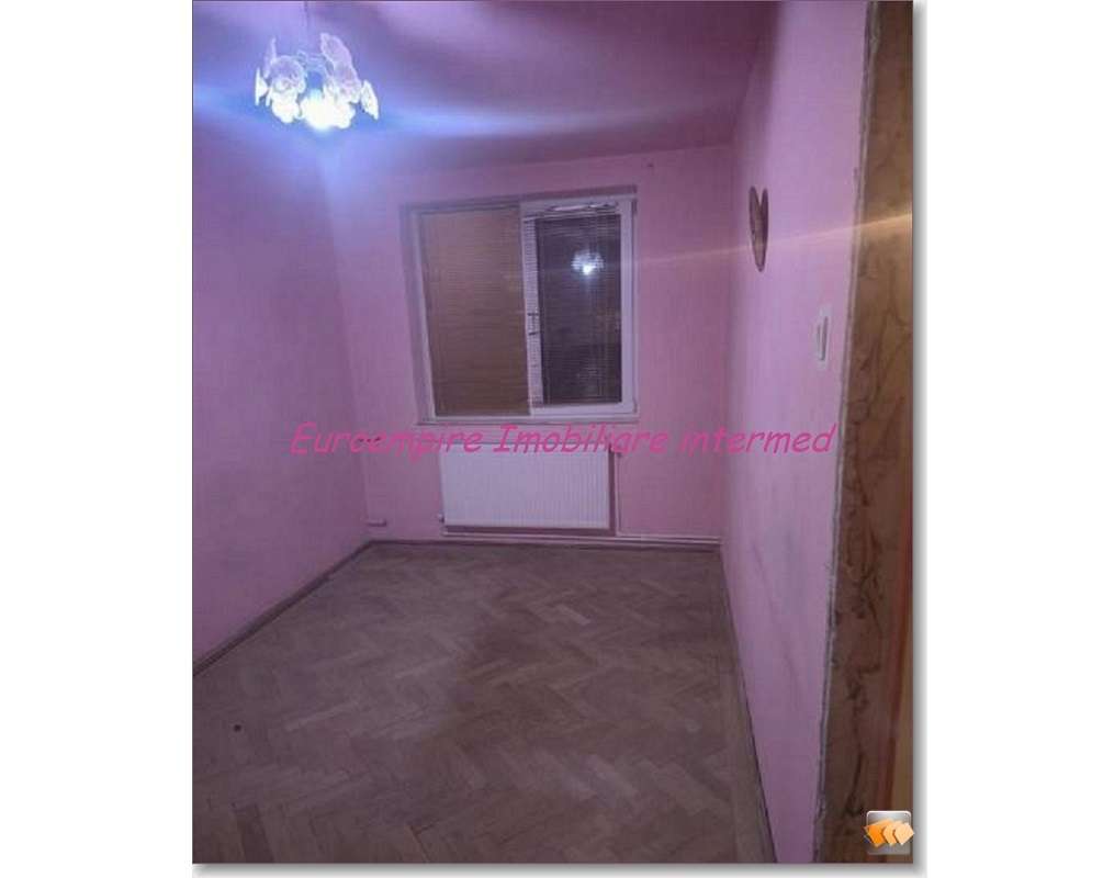 Apartament 2 camere de vanzare zona Abator-4