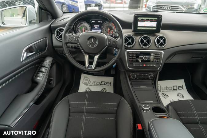 Mercedes-Benz CLA 180 7G-DCT Urban - 15