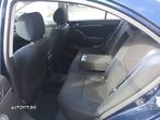 Toyota Avensis 1.6 Comfort - 9