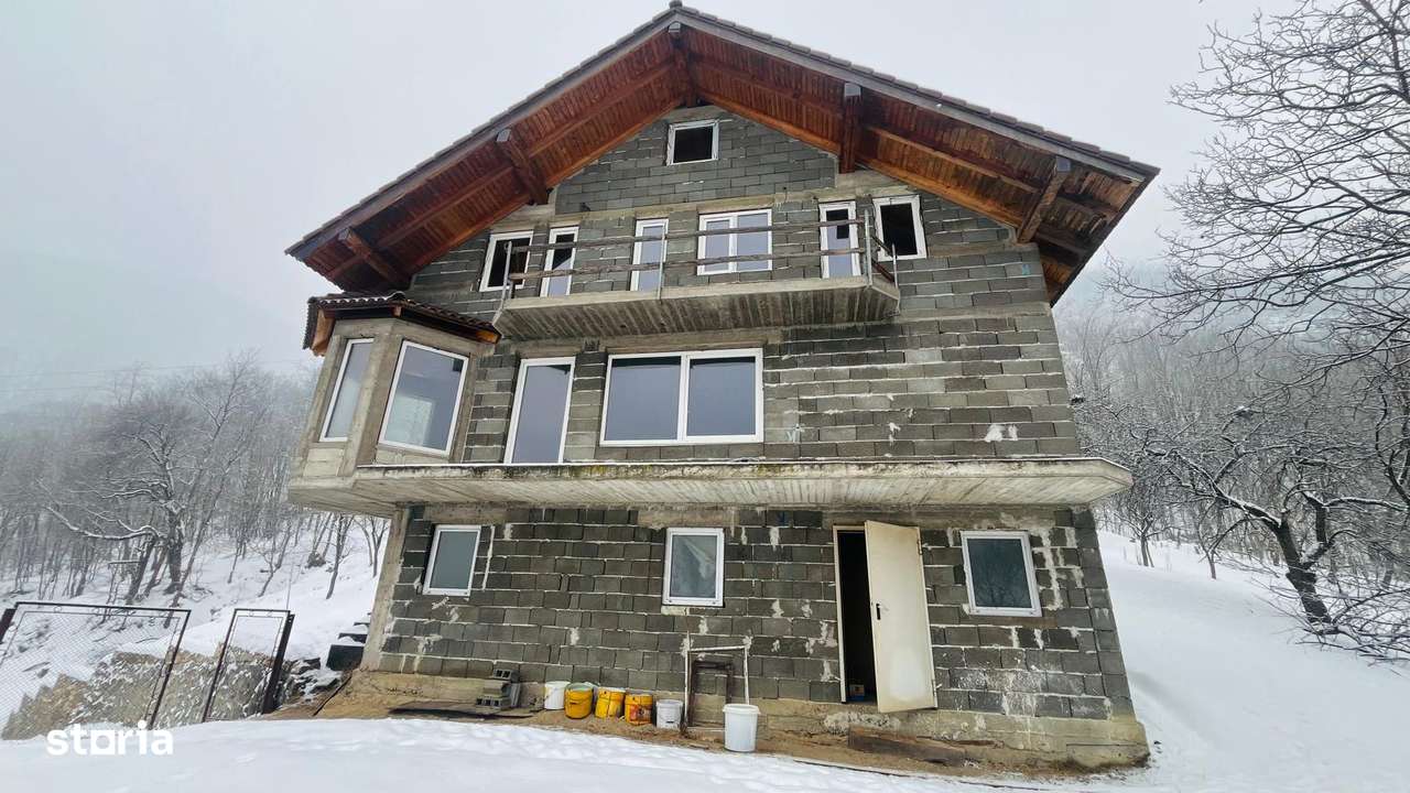 Casa/Cabana De Vanzare Pe Transalpina, Loc. Capalna-0