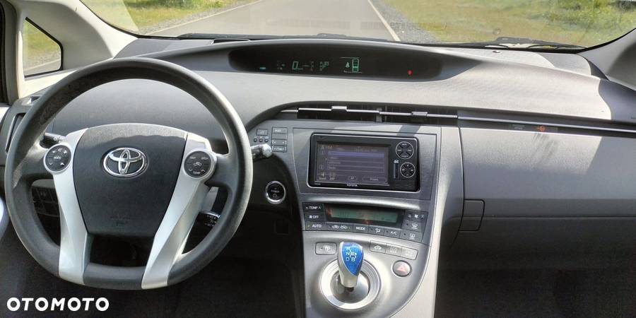 Toyota Prius 1.8 HSD Life - 9