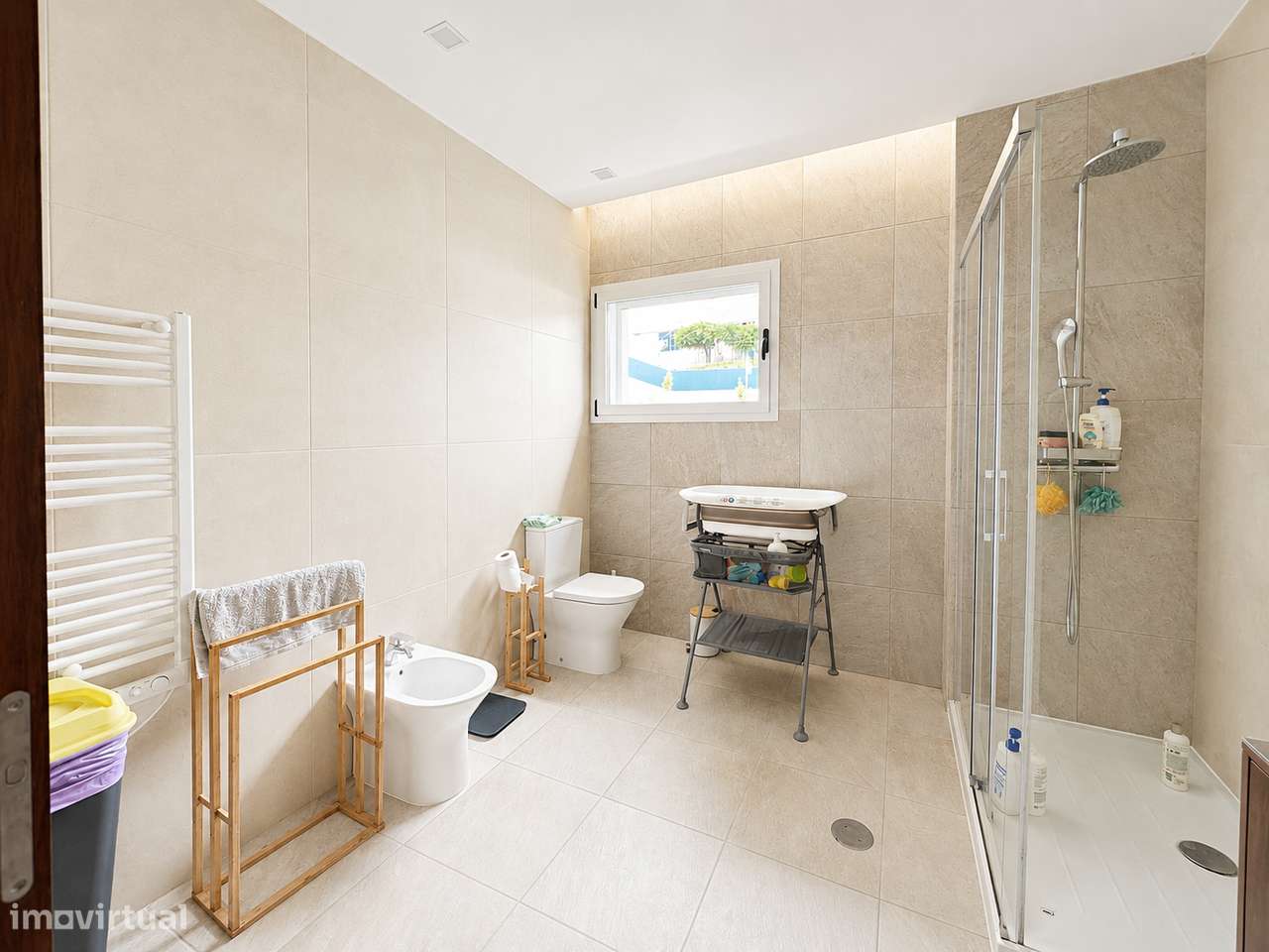 Apartamento T3 com garagem fechada, logradouro e jardim-15