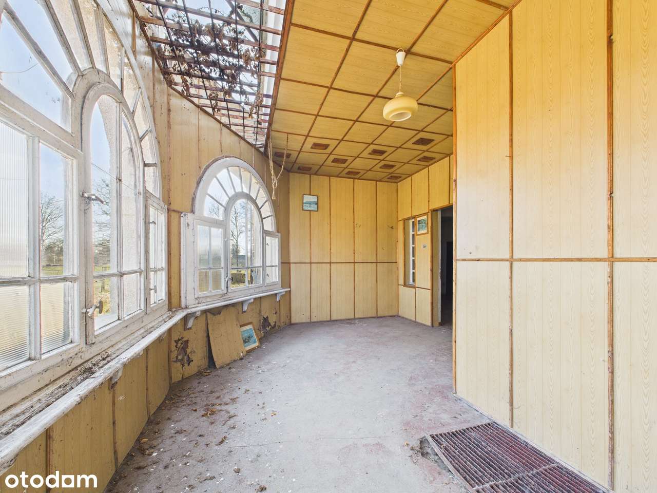 Gospodarstwo rolne-dom, budynek gospodarczy, staw i 14ha ziemi-9