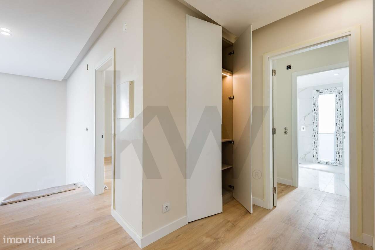 MORADIA NOVA EM ODIVELAS, T5 COM DUAS SUITES  PISCINA E GARAGEM PARA D - Grande imagem: 5/60