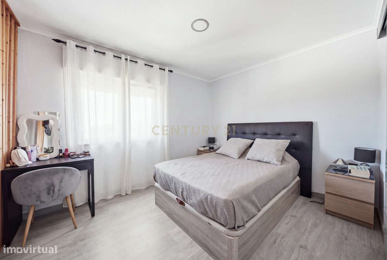 T3 em Santo António dos Cavaleiros, totalmente remodelado | Excelente-9