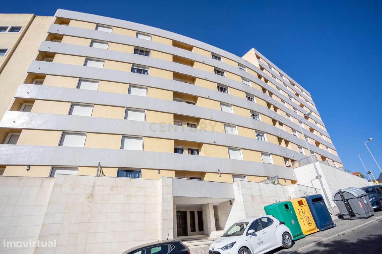 Apartamento T2 na Ribeirada com Garagem e Arrecadação-40