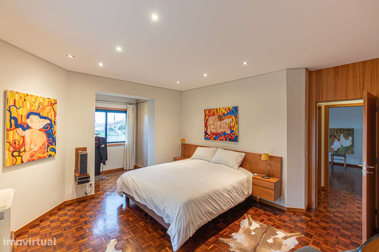 Moradia T3+1 Renovada com Vista Mar em Esmoriz-17