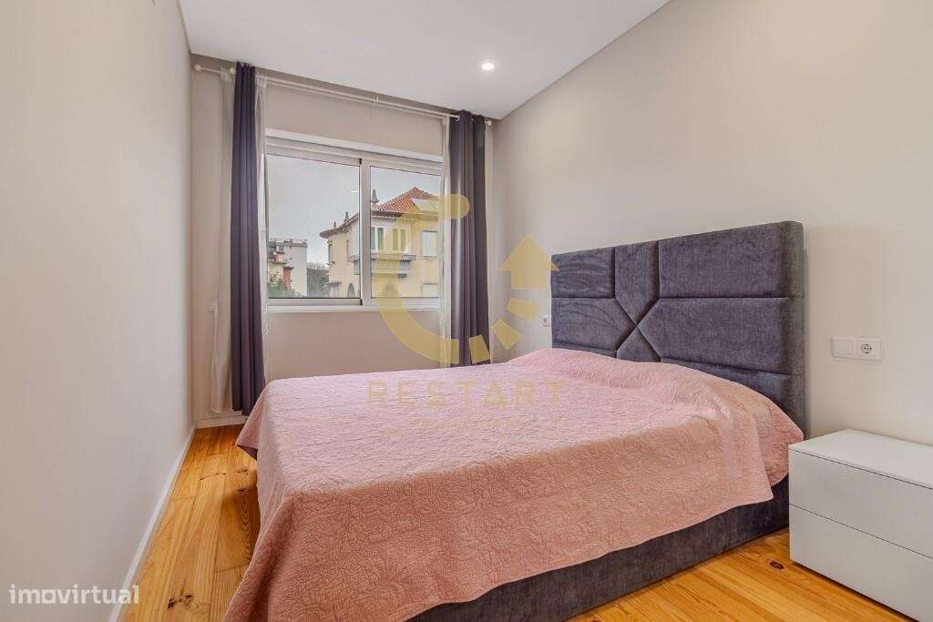T2  Renovado para venda no Centro do Porto-14
