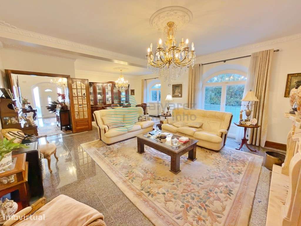 Moradia V5 com terreno com 2075m2, vista de mar-12