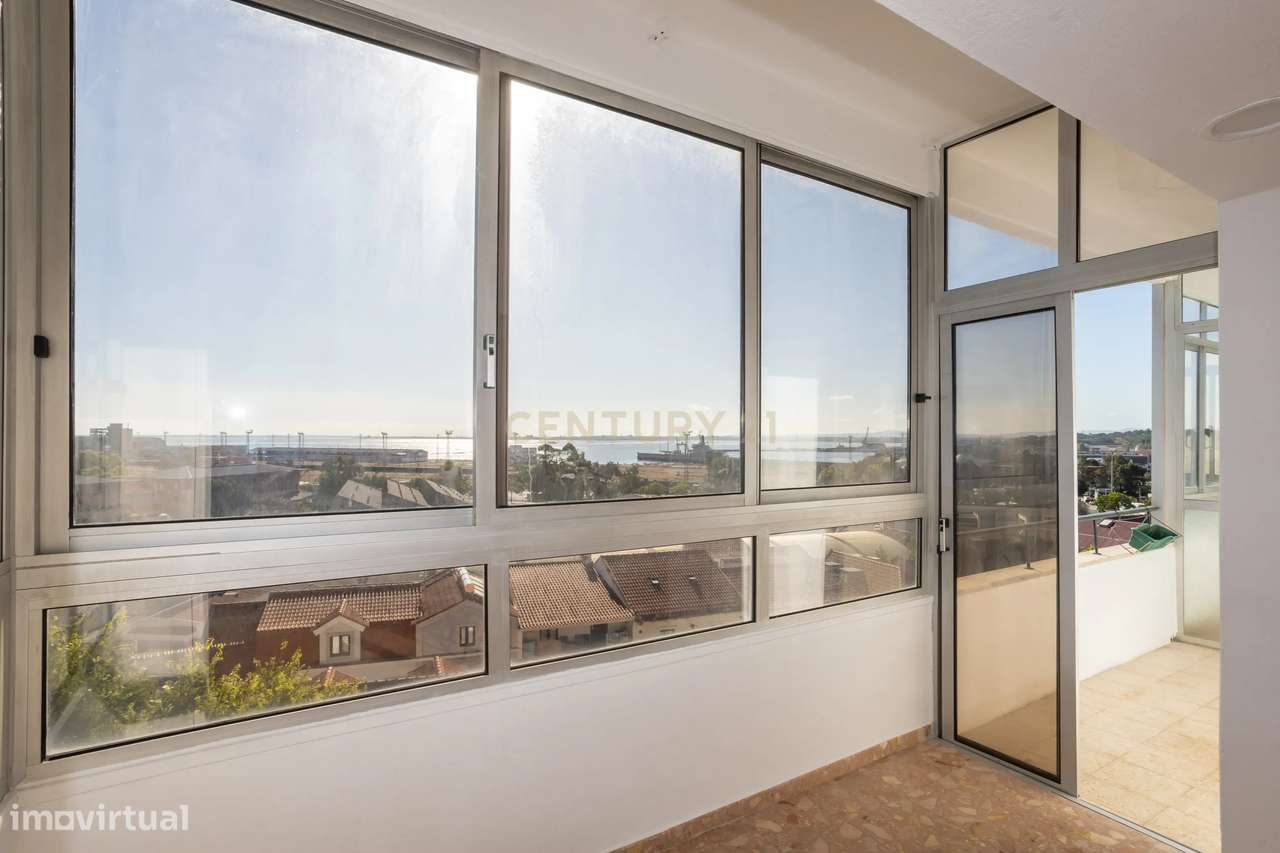 Apartamento T3 em Almada com Excelente Localização-8
