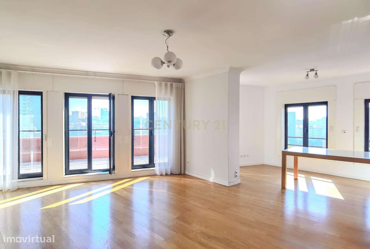 O Porto que Inspira – Apartamento T4 com Terraço - Grande imagem: 5/44