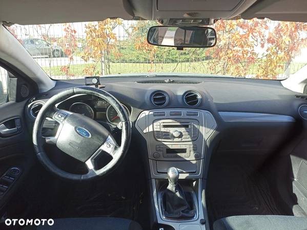 Ford Mondeo - 9