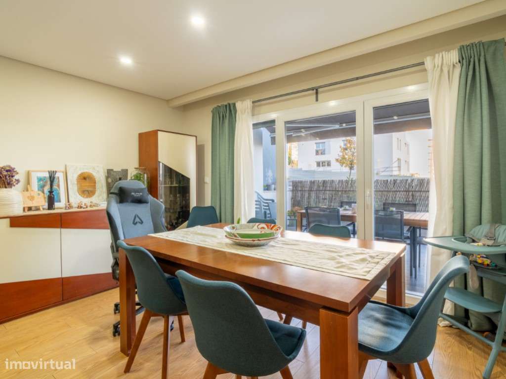 T2 com Suíte, Garagem e 2 Terraços no Empreendimento SolVillas na P... - Grande imagem: 2/28