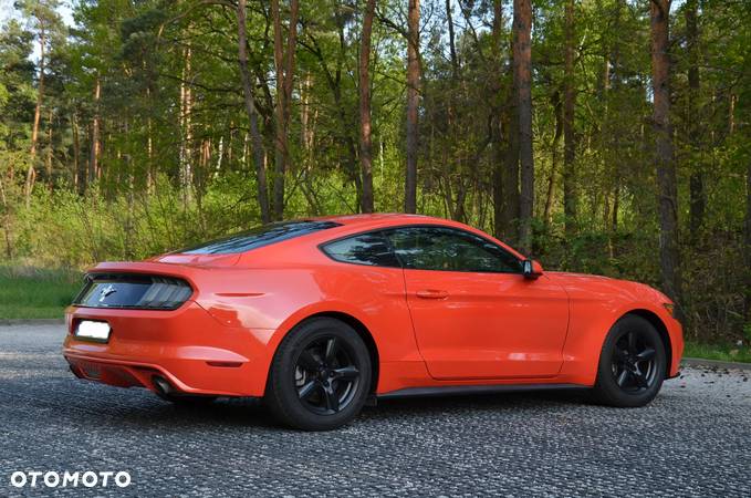 Ford Mustang - 5