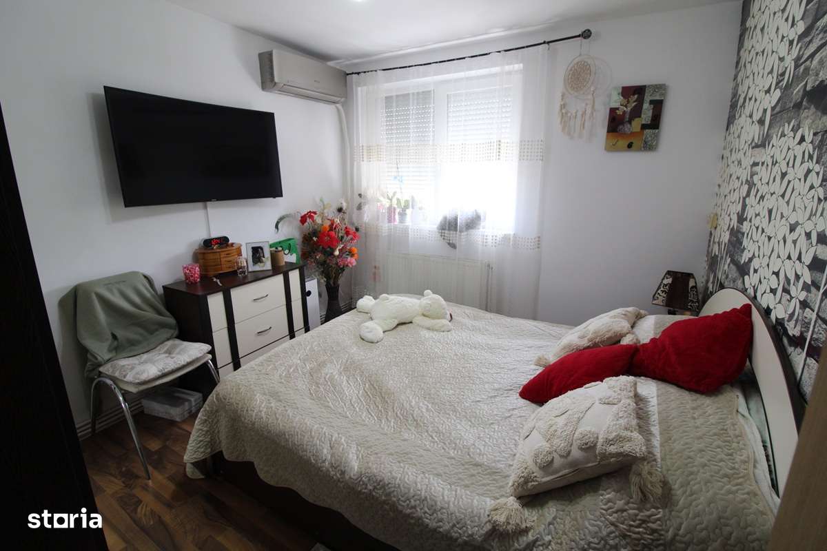 Vând apartament 3 camere în Hunedoara, zona Micro1-T. Vuia, 44mp - Imagine principală: 4/11