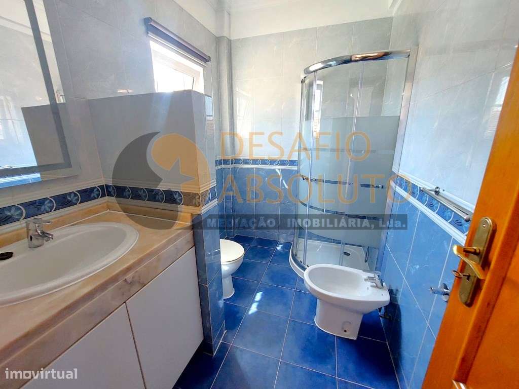 Moradia em Banda T4 c/ Piscina e Garagem. Quinta da Serralheira - S...-7