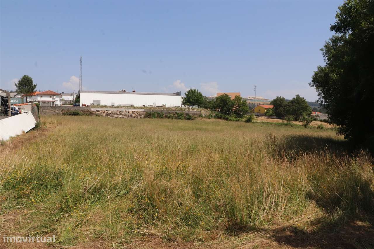 Lote de Terreno  Venda em Lustosa e Barrosas (Santo Estêvão),Lousada - Grande imagem: 4/8