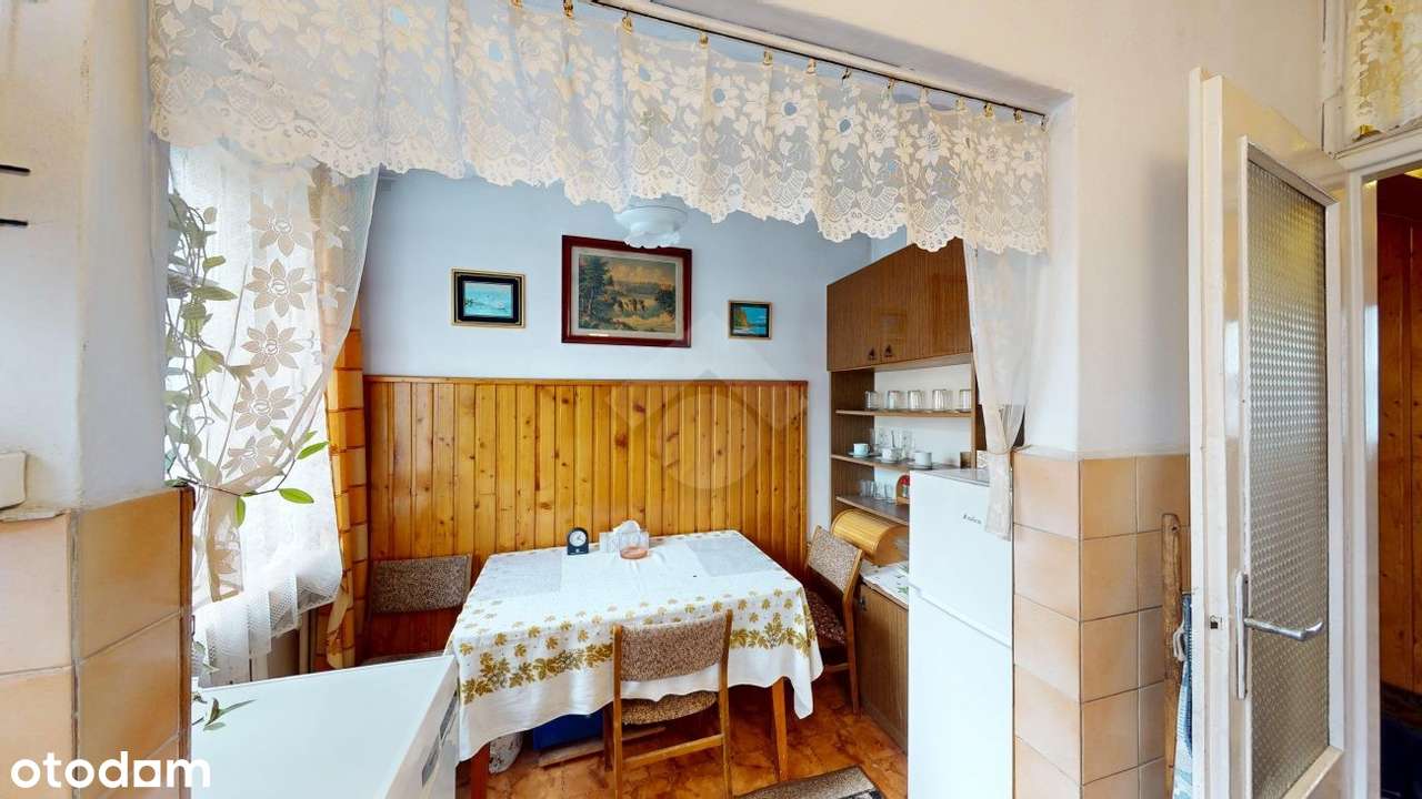 Trzypokojowe mieszkanie w spokojnej okolicy-8