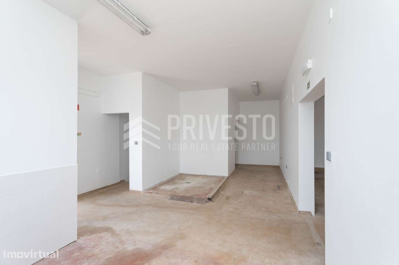 Moradia para Reabilitar inserida em terreno com 3000m2 - Quinta do Anj-7