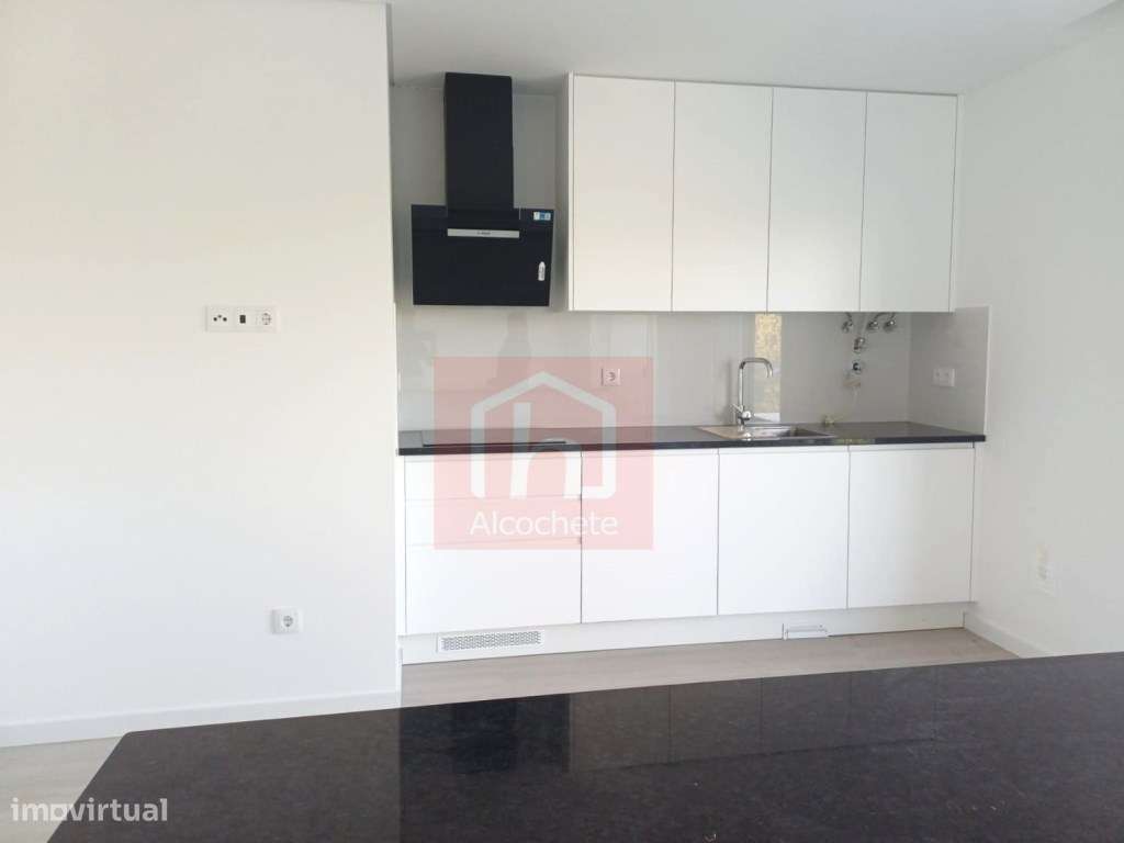 Apartamento T3 com parqueamento na Urbanização dos Moinhos, Montijo - Grande imagem: 2/25