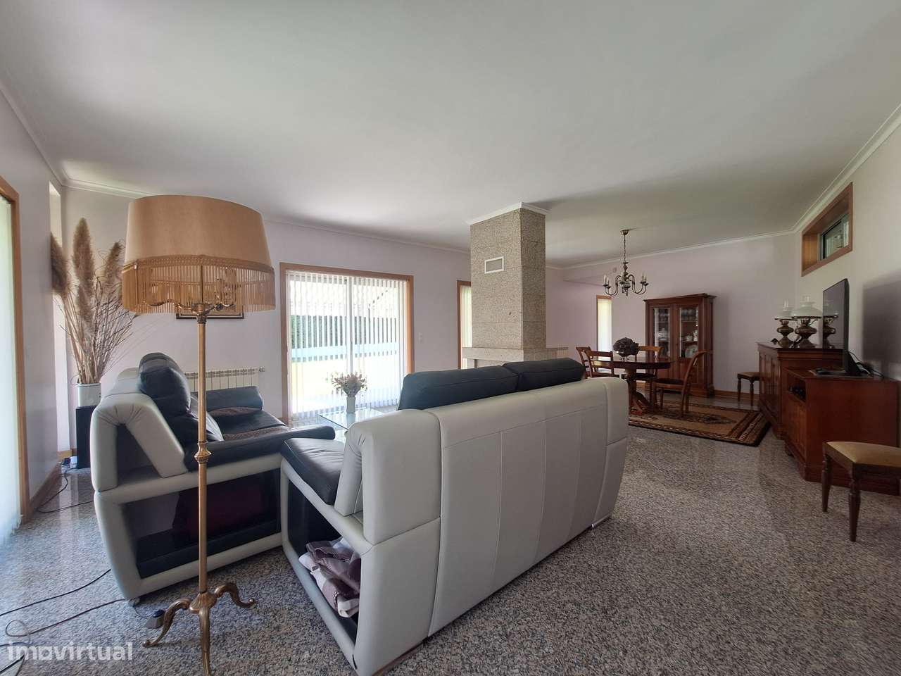 Moradia V3 com design único em Vila Nova de Anha.-9