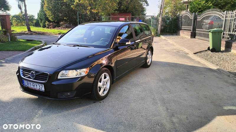 Volvo V50 DPF DRIVe Momentum - 1