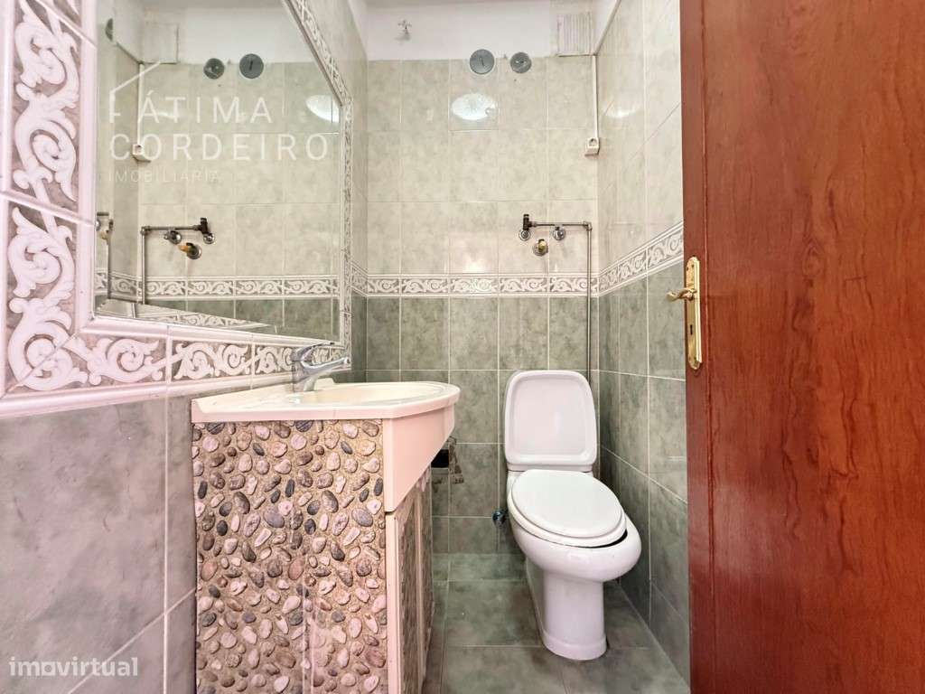 Moradia em Banda T4 no Feijó - Espaço, Conforto e Excelente Localiz...-20