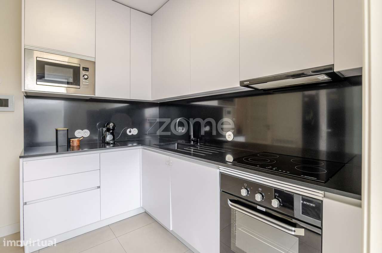 Moradia T3 renovada com jardim nas Antas-11