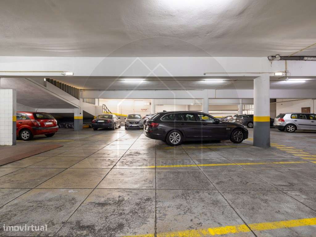Parque de Estacionamento com 53 Lugares | Investimento Seguro | Porto-5
