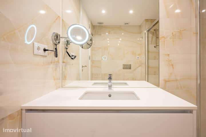 T0 Luxo em Empreendimento com Vista Mar Lugar de Garagem Arrecadação-3